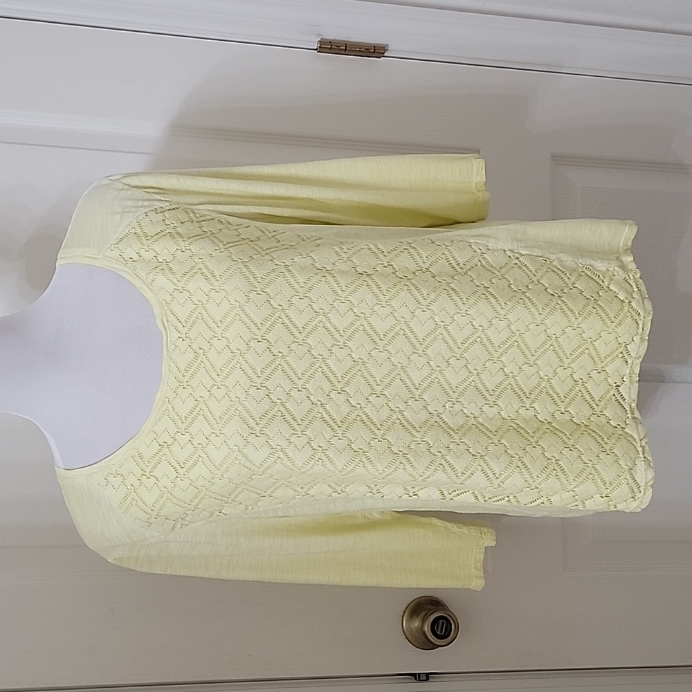 Chico’s Size 2 (L/12) "Lydia Lace" 3/4 Sleeve Top, Citron Color, GUC